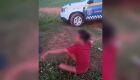 Mulher que jogou crianças em poça disse que só tem filhos para receber benefício