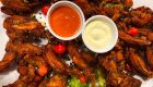 Batata com cheddar, frango crocante e m&uacute;sica ao vivo: o combo perfeito no Ponto Aroeira