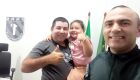Pequena Sulamita conhece o quartel da Polícia Militar em Bonito