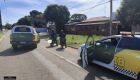 Jovem empina moto e acaba flagrado com ve&iacute;culo irregular na Marambaia