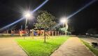 Pra&ccedil;a da Marambaia recebe ilumina&ccedil;&atilde;o de LED