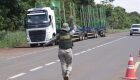 Detran e Pol&iacute;cia Militar Rodovi&aacute;ria Estadual participam de a&ccedil;&atilde;o de seguran&ccedil;a nas estradas