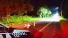 Casal v&ecirc; farol de motocicleta aceso e encontra rapaz morto em MS