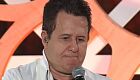 Cantor Marrone passa por nova cirurgia e pausa agenda