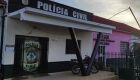 Homem tenta agarrar adolescente de 14 anos no meio da rua em MS