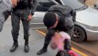 Policiais salvam beb&ecirc; de 34 dias engasgada em MS
