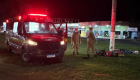 Motociclista de 20 anos morre em grave batida contra poste 