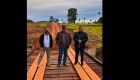 Prefeito confere nova ponte da regi&atilde;o da Fazenda C&eacute;u Azul