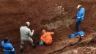 Homem &eacute; soterrado e escapa com vida durante obra em MS