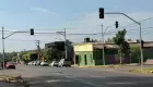 Novo sem&aacute;foro &eacute; instalado no cruzamento das ruas 29 de Maio e das Flores