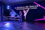 Prefeito acompanha apresentação do  Ballet Batsarah Corpo e Dança na Praça da Liberdade