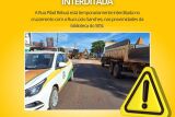 Rua Pílad Rebuá está interditada no cruzamento com a Rua Lúcio Sanches em Bonito