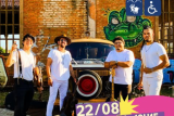 Uskaradakombi leva carisma e irreverência ao Festival de Inverno de Bonito