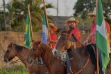 Cavalgada do Padroeiro re&uacute;ne fi&eacute;is e mant&eacute;m viva tradi&ccedil;&atilde;o em homenagem a S&atilde;o Pedro Ap&oacute;stolo