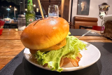 Burger Angus do Brasa Bonito une carne selecionada e sabor na brasa