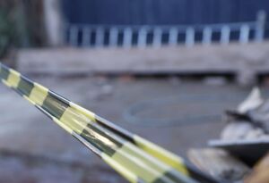 Homem é encontrado espancado dentro de casa e morre 