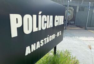 Sobrinha encontra tio morto dentro de casa durante visita 