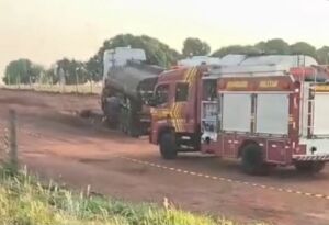 Trabalhador cai dentro de caminhão com emulsão asfáltica e morre 