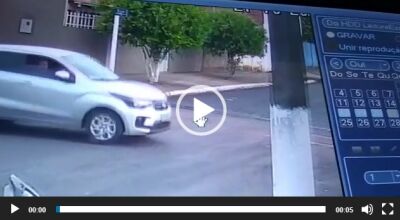 MALDADE: Mulher é flagrada em vídeo por atropelar gato intencionalmente em Miranda