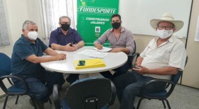 A reunião aconteceu durante a manhã de ontem (14.01), na Fundesporte. Foto: Divulgação.