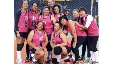 Ainda sem acreditar, amigas do Vôlei prestam homenagens a Orilene Lopes em Bonito (MS)