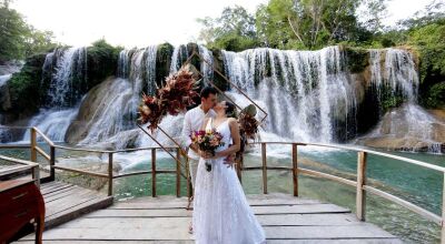 Casal disse sim na Cachoeira do Amor, em Bonito. (Foto: Regina Aoki) -