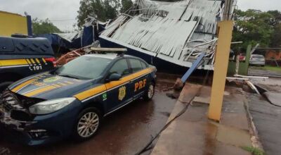A estrutura do posto policial e pelo menos uma viatura ficou danificada - Crédito: Divulgação/PRF