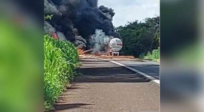 Motorista morre carbonizado em acidente entre carretas em MS