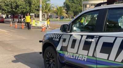 PM de Guia Lopes Juntamente com Detran e Sec. de Educação realiza Blitz Preventiva do Maio Amarelo.