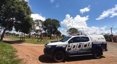 Mulher pede dinheiro para comprar cigarro, pede água e furta casa de idoso em Bonito