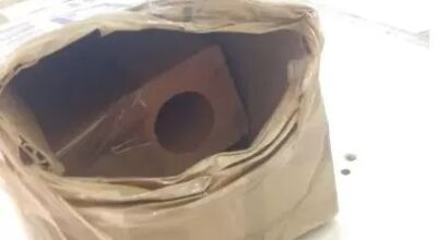 Homem compra celular pela Internet e recebe tijolo e minhoca viva