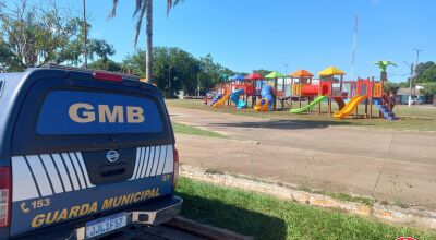 Jovens são flagrados com droga na praça da Marambaia em Bonito