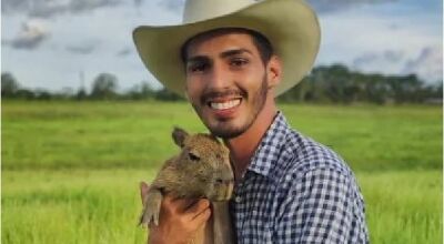 Amigo de capivara: Agricultor influencer recebe multa do Ibama e teve que entregar a 'Filó' a eles