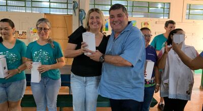 Prefeito de Bonito presenteia professores e agradece apoio na Educação 