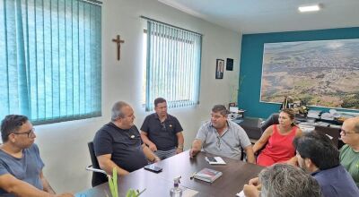 Prefeito de Bonito recebe pastores de igrejas no gabinete 