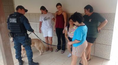 Polícia Militar de Bonito visita alunos da Pestalozzi com Canil de Aquidauana  