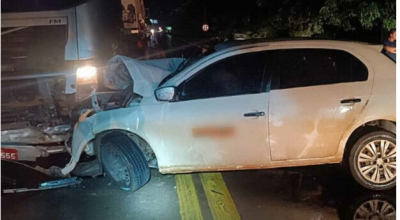 Morre rapaz que bateu carro contra carreta na BR-163