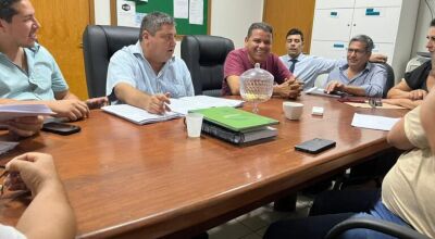 Prefeito protocola projetos do organograma e do Plano de Cargos e Carreiras na Câmara Municipal