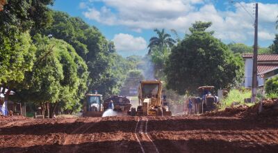 Asfalto chega na Vila América em Bonito