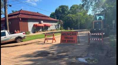 Rua XV de Novembro está interditada para remoção de ponte em Bonito