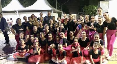 Ballet Municipal dá show de interpretação e dança no palco da 8ª Feira Literária de Bonito