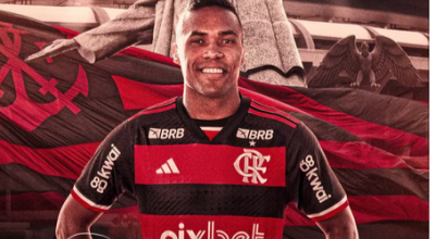 Alex Sandro assina com o Flamengo até 2026