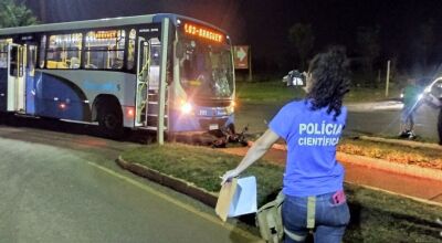 Motociclista bate de frente com ônibus e morre em MS