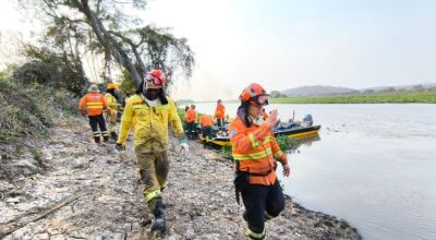 Bombeiros atuam no controle de incêndios florestais em MS e ribeirinhos serão atendidos em ação 