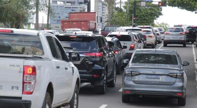 Veículos com placa final 0 devem estar com o licenciamento em dia até o final de outubro