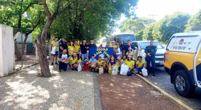 Guarda Municipal presenteia alunos da Escola Sagrada Família em Bonito