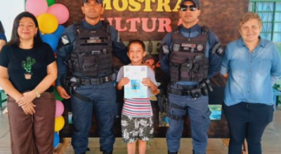 Aluno ganha homenagem da Polícia Militar na Mostra Cultural Escolar