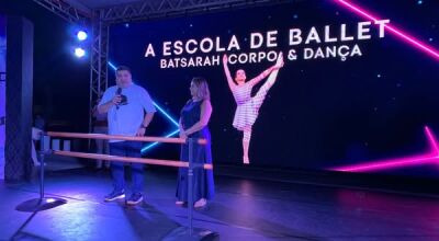 Prefeito acompanha apresentação do  Ballet Batsarah Corpo e Dança na Praça da Liberdade