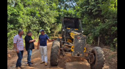 Prefeito acompanha patrolamento da estrada que dá acesso à Gruta Catedral