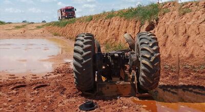 Trator cai de barranco e trabalhador morre esmagado em MS